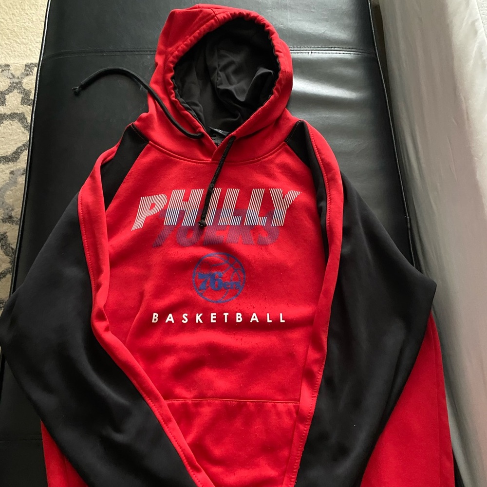 Philadelphia 76ers sweatshirt
